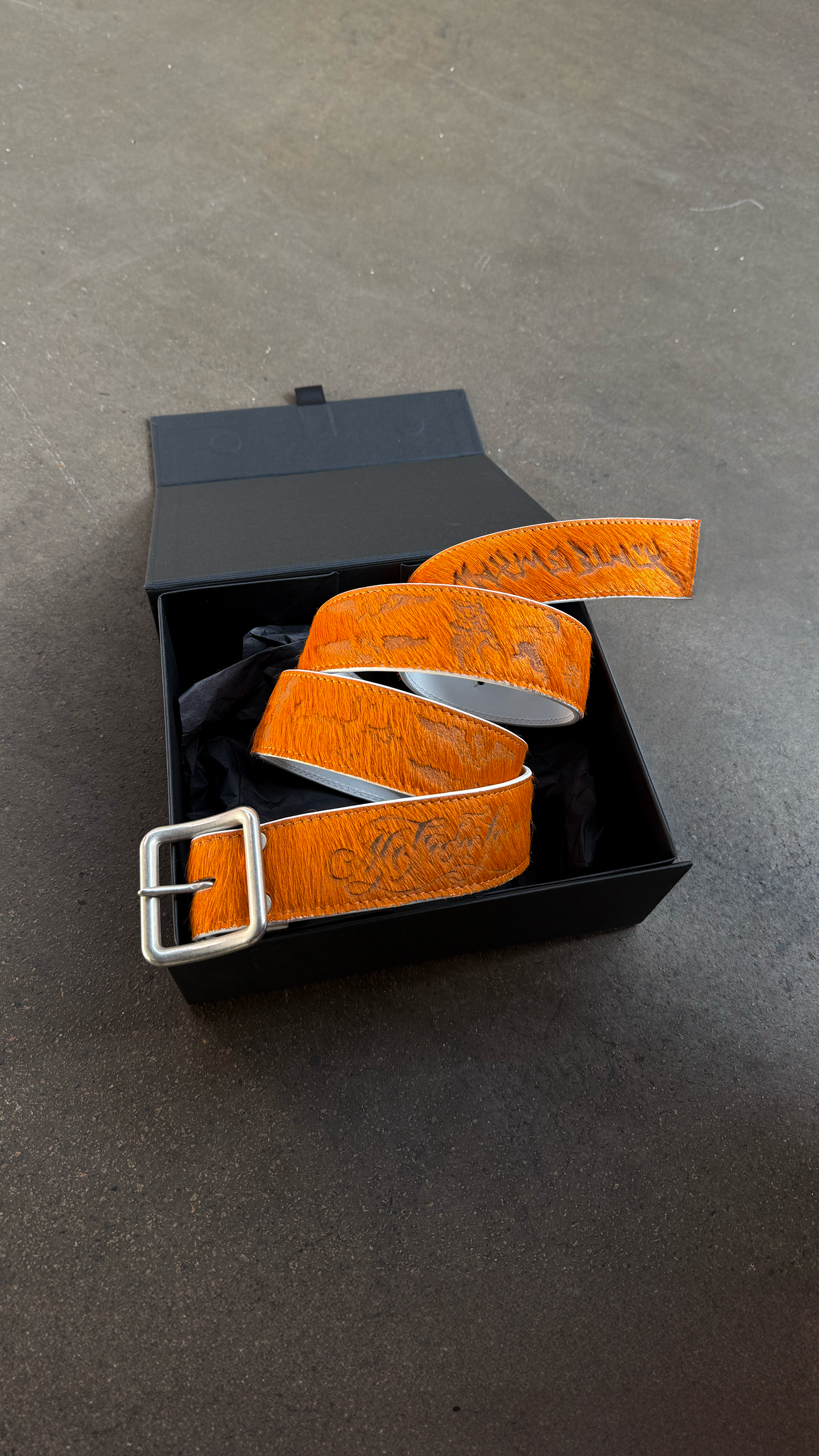 LASER TATTOO PONY HAIR BELT ORANGE